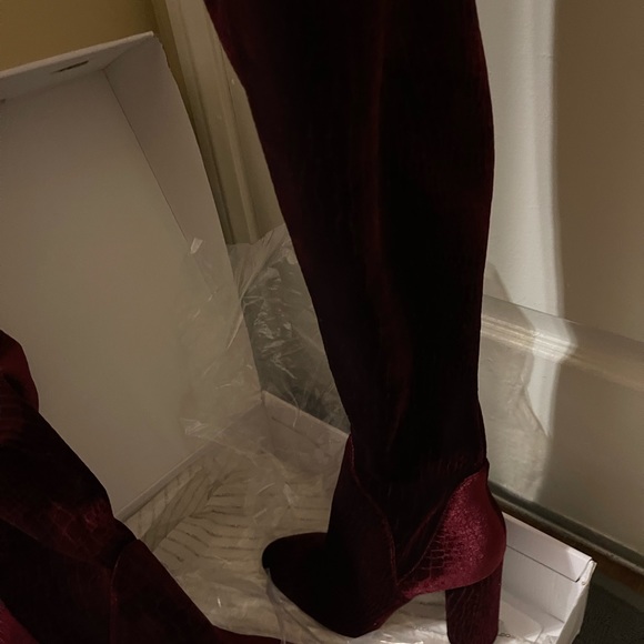 Boot - Picture 3 of 13